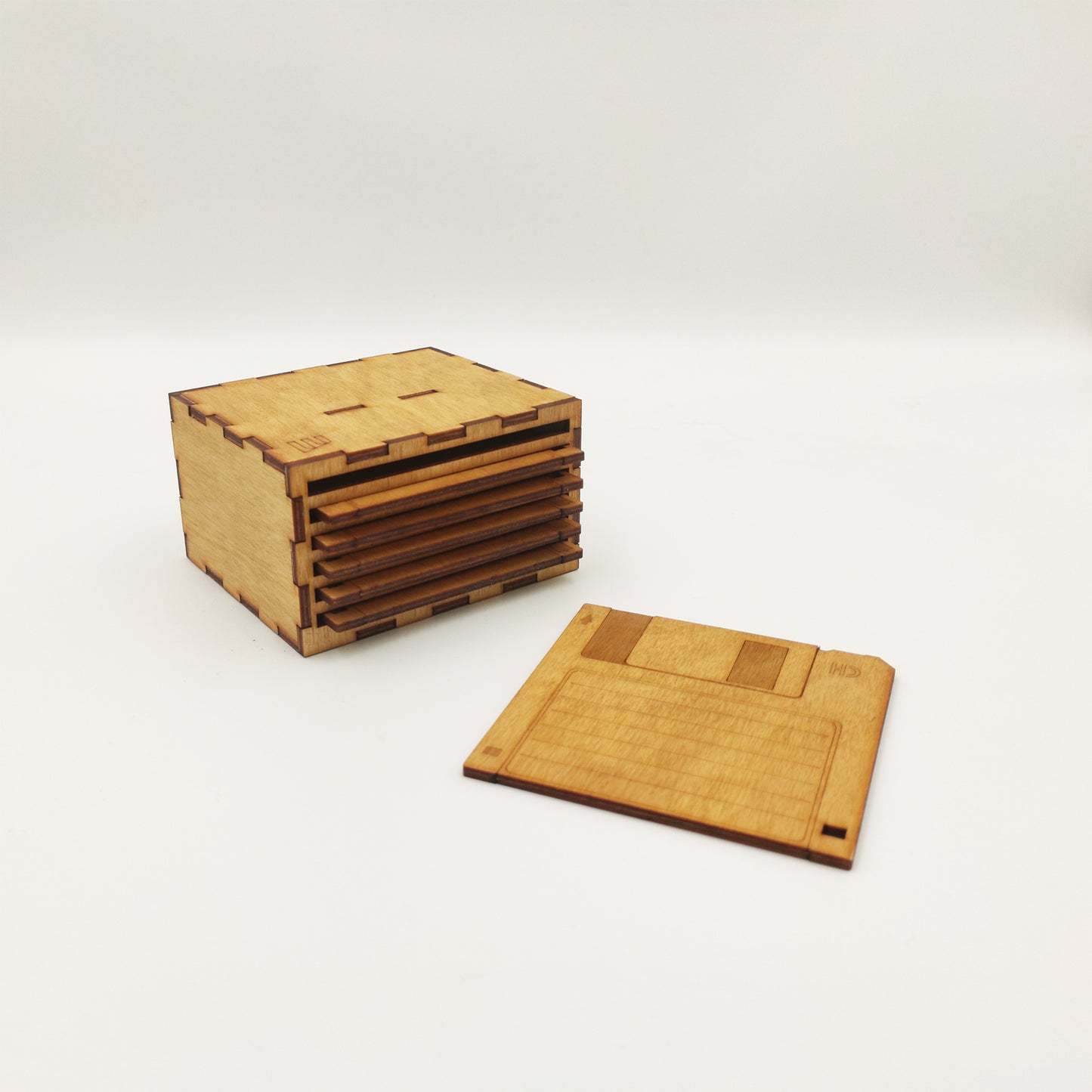 Ξύλινα Σουβέρ Floppy Disk - Σετ 6 τεμάχια